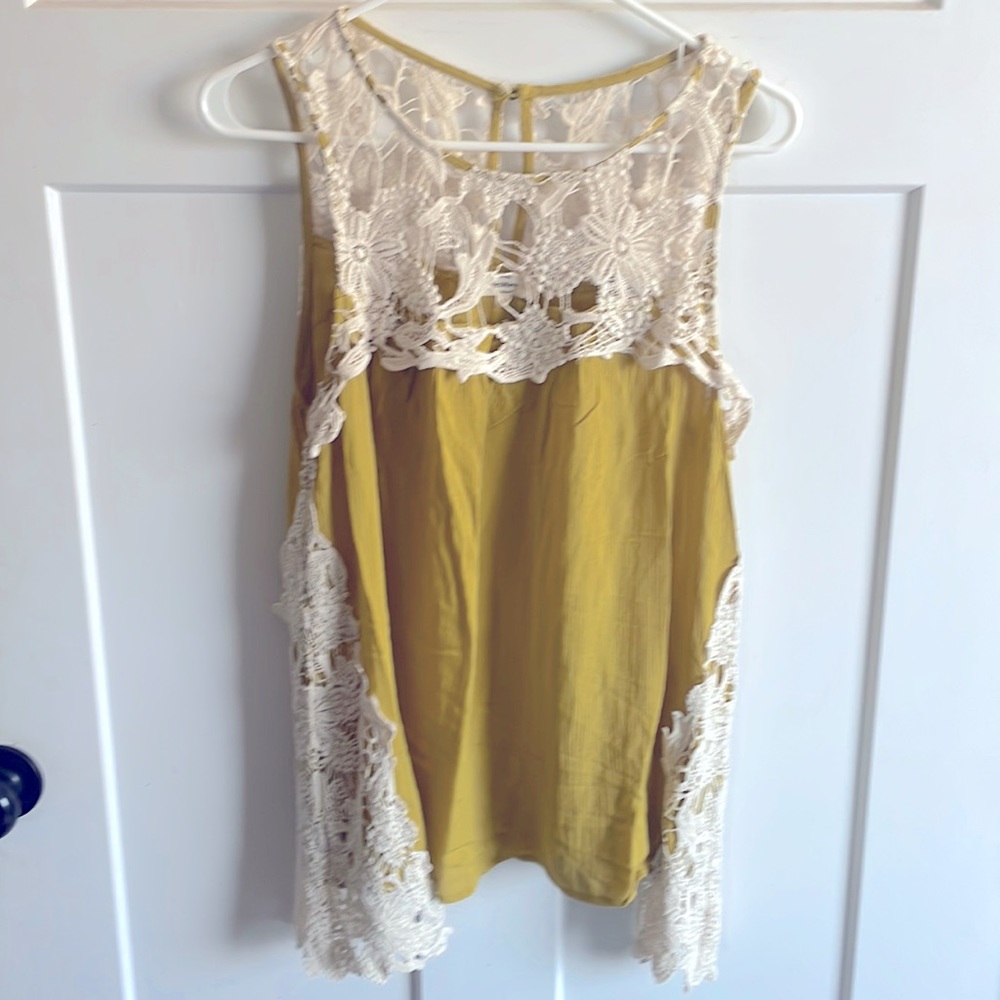Entro size large women’s top